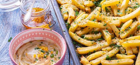 AVIKO Super Crunch Original baked with Parmigiano Reggiano, garlic, chili oil and Aioli sauce