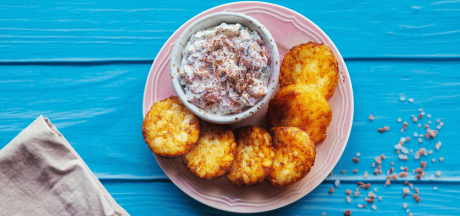 Rösti Rondjes pancakes with creamy salmon and dill spread