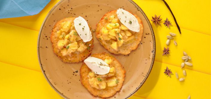 AVIKO Potato pancakes with mascarpone and quick apple and pear jam with cardamom, anise and cloves